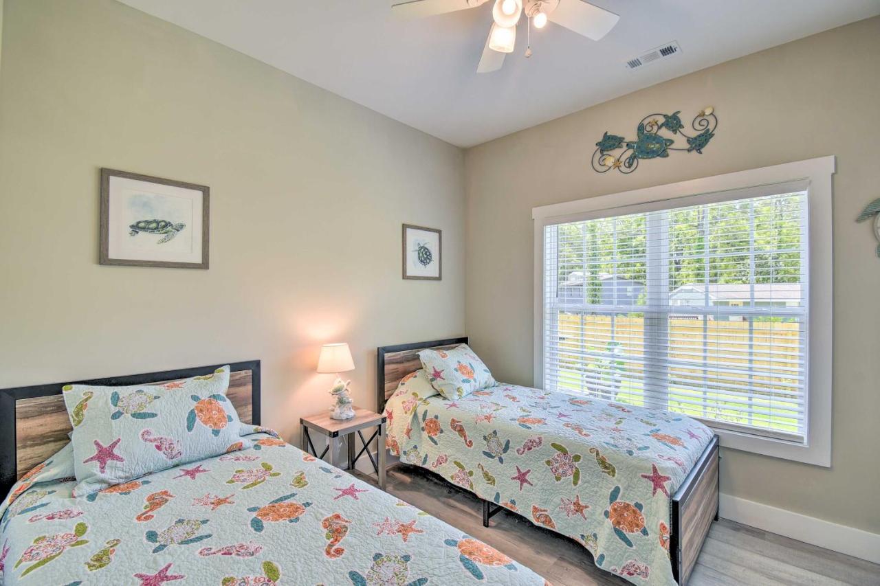 Ocean Isle Beach Home With Shared Lanai And Grill Ngoại thất bức ảnh