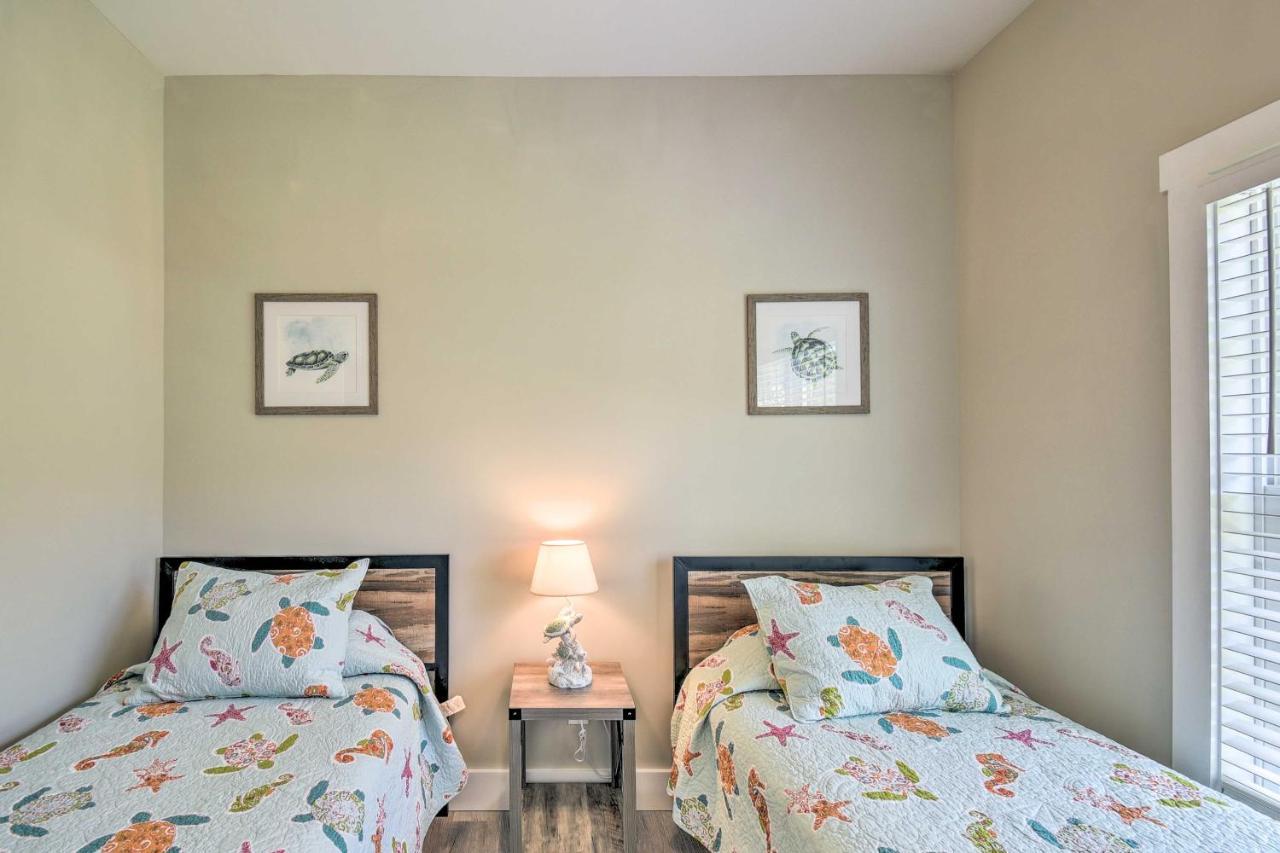 Ocean Isle Beach Home With Shared Lanai And Grill Ngoại thất bức ảnh